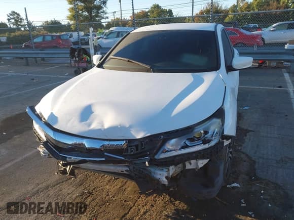 ✅ 2017 Honda Accord Sport SE • VIN: 1HGCR2F13HA273326 • Lot: 43580026. Wystawiony na IAAI z przebiegiem 156 789 mil. Bezpłatny archiwum sprzedaży aukcyjnych z USA i szczegółowy raport historii pojazdu na DreamBid. Zdjęcie 12.