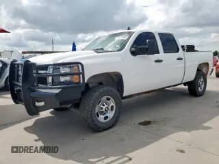 2013 Chevrolet Silverado 2500HD Work Truck z VIN 1GC1KVC89DF115602, wystawiony jako Copart lot #63921535 z przebiegiem 334 696 mil mil oraz Czysty tytuł • Clean title. Historia ofert i sprzedaży dostępna na DreamBid. Obrazek 1.