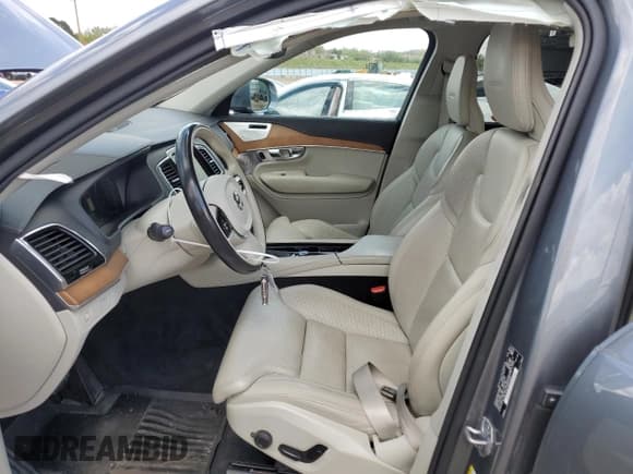 ✅ 2019 Volvo XC90 Inscription • VIN: YV4A22PL7K1462804 • Lot: 56642925. Listed on Copart with 72,505 mi. Free auction sales archive from the USA and detailed vehicle history report at DreamBid. Image 7.