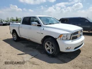 ✅ 2010 Dodge 1500 SLT • VIN: 1D7RV1CTXAS165523 • Lot: 56001795. Wystawiony na Copart z przebiegiem 154 404 mil. Bezpłatny archiwum sprzedaży aukcyjnych z USA i szczegółowy raport historii pojazdu na DreamBid. Zdjęcie 4.
