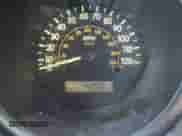 2008 Chevrolet Aveo LS z VIN KL1TD66628B101483, wystawiony jako IAAI lot #43588321 z przebiegiem 140 921 mil mil oraz . Historia ofert i sprzedaży dostępna na DreamBid. Obrazek 7.