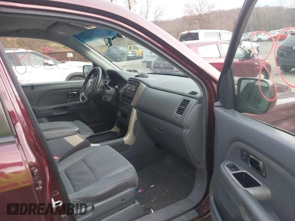 ✅ 2008 Honda Pilot EX • VIN: 5FNYF184X8B052988 • Lot: 43695308. Listed on IAAI with 168,941 mi. Free auction sales archive from the USA and detailed vehicle history report at DreamBid. Image 5.