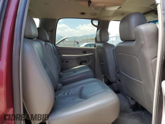 ✅ 2005 Chevrolet Suburban LT • VIN: 3GNFK16Z15G251006 • Lot: 60098725. Listed on Copart with 210,560 mi. Free auction sales archive from the USA and detailed vehicle history report at DreamBid. Image 11.
