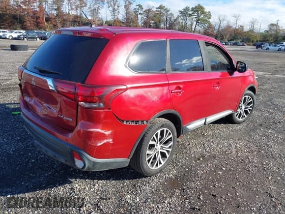 ✅ 2016 Mitsubishi Outlander SE • VIN: JA4AZ3A32GZ048099 • Lot: 43581592. Listed on IAAI with 177,289 mi. Free auction sales archive from the USA and detailed vehicle history report at DreamBid. Image 4.
