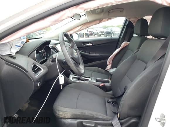 2017 Chevrolet Cruze LT z VIN 1G1BE5SM6H7167689, wystawiony jako Copart lot #66031372 z przebiegiem 143 755 mil mil oraz . Historia ofert i sprzedaży dostępna na DreamBid. Obrazek 7.