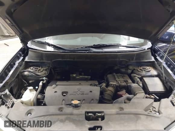 2011 Mitsubishi Outlander SE with VIN JA4AP4AU8BZ021809, listed as a IAAI auction lot 43383076 with 171,414 mi miles and . Bid and sale history available at DreamBid. Image 10.