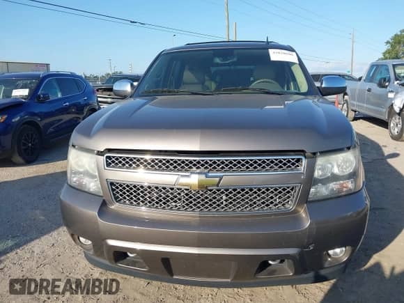 2011 Chevrolet Tahoe LTZ с VIN 1GNSKCE02BR397679, выставлен на аукционе IAAI как лот 42020606 с пробегом 188 056 миль миль и . История ставок и продаж доступна на DreamBid. Изображение 13.