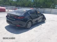 ✅ 2021 Mazda 3 S • VIN: JM1BPAAL3M1315118 • Lot: 42733507. Wystawiony na IAAI z przebiegiem Nie podano. Bezpłatny archiwum sprzedaży aukcyjnych z USA i szczegółowy raport historii pojazdu na DreamBid. Zdjęcie 4.