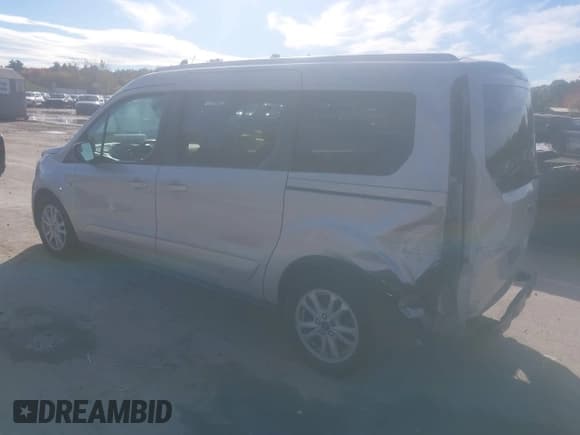✅ 2020 Ford Transit Connect XLT • VIN: NM0GE9F24L1439968 • Lot: 43420670. Wystawiony na IAAI z przebiegiem 45 582 mil. Bezpłatny archiwum sprzedaży aukcyjnych z USA i szczegółowy raport historii pojazdu na DreamBid. Zdjęcie 3.