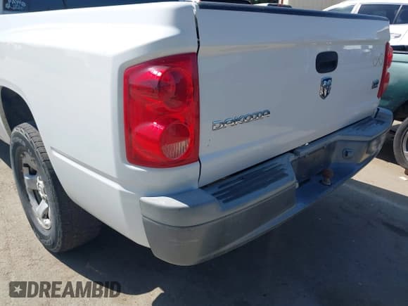 ✅ 2005 Dodge Dakota ST • VIN: 1D7HE28N45S218668 • Lot: 42276061. Wystawiony na IAAI z przebiegiem 141 724 mil. Bezpłatny archiwum sprzedaży aukcyjnych z USA i szczegółowy raport historii pojazdu na DreamBid. Zdjęcie 12.