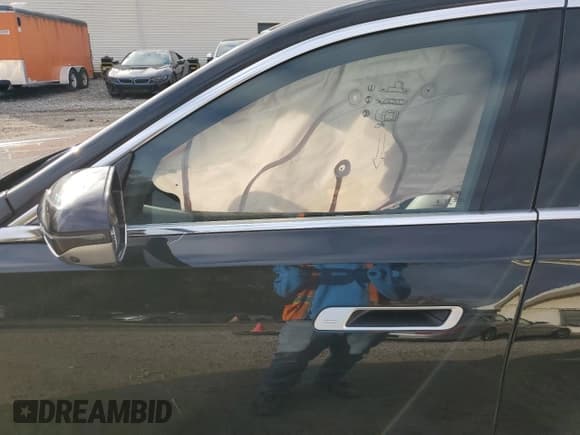 ✅ 2024 BMW i7 eDrive50 • VIN: WBY43EJ06RCR02022 • Lot: 89799375. Wystawiony na Copart z przebiegiem Nie podano. Bezpłatny archiwum sprzedaży aukcyjnych z USA i szczegółowy raport historii pojazdu na DreamBid. Zdjęcie 7.