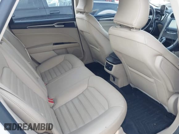 ✅ 2015 Ford Fusion SE • VIN: 3FA6P0T97FR225062 • Lot: 43818539. Wystawiony na IAAI z przebiegiem 159 972 mil. Bezpłatny archiwum sprzedaży aukcyjnych z USA i szczegółowy raport historii pojazdu na DreamBid. Zdjęcie 8.