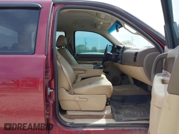 ✅ 2014 Chevrolet Silverado 2500HD LT • VIN: 1GC1KXC88EF140598 • Lot: 42023482. Listed on IAAI with 300,929 mi. Free auction sales archive from the USA and detailed vehicle history report at DreamBid. Image 5.