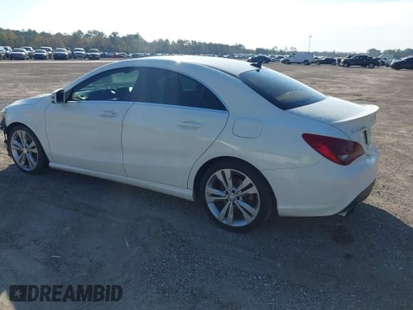 ✅ 2015 Mercedes-Benz CLA 250 • VIN: WDDSJ4EB8FN164461 • Lot: 43783324. Wystawiony na IAAI z przebiegiem 161 220 mil. Bezpłatny archiwum sprzedaży aukcyjnych z USA i szczegółowy raport historii pojazdu na DreamBid. Zdjęcie 3.