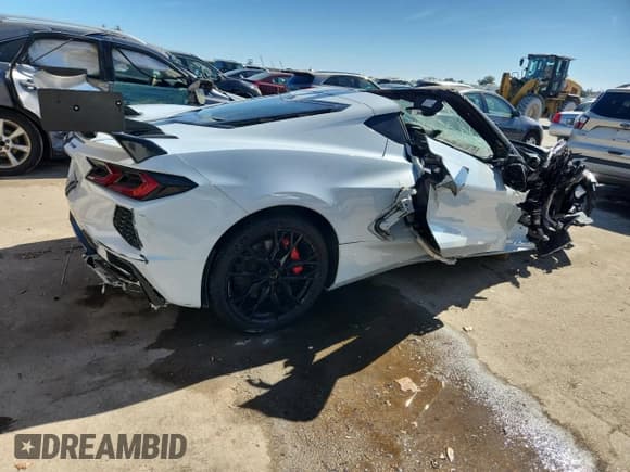 ✅ 2023 Chevrolet Corvette 2LT • VIN: 1G1YB2D42P5112388 • Lot: 89719315. Wystawiony na Copart z przebiegiem Nie podano. Bezpłatny archiwum sprzedaży aukcyjnych z USA i szczegółowy raport historii pojazdu na DreamBid. Zdjęcie 3.