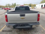 ✅ 2010 Chevrolet Silverado 1500 LS • VIN: 1GCSCREA0AZ144604 • Lot: 43461702. Listed on IAAI with 124,686 mi. Free auction sales archive from the USA and detailed vehicle history report at DreamBid. Image 16.