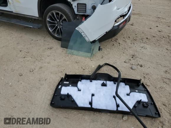 ✅ 2022 Jeep Wagoneer Series III • VIN: 1C4SJVDTXNS102487 • Lot: 82787205. Listed on Copart with 99,353 mi. Free auction sales archive from the USA and detailed vehicle history report at DreamBid. Image 13.