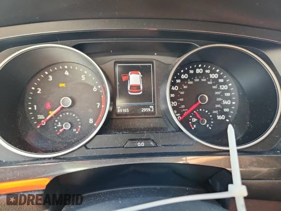 ✅ 2018 Volkswagen Tiguan S • VIN: 3VV1B7AX5JM190607 • Lot: 85410295. Listed on Copart with 89,165 mi. Free auction sales archive from the USA and detailed vehicle history report at DreamBid. Image 9.