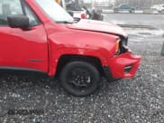 ✅ 2021 Jeep Renegade Jeepster • VIN: ZACNJDAB8MPM44251 • Lot: 41883917. Wystawiony na IAAI z przebiegiem 22 824 mil. Bezpłatny archiwum sprzedaży aukcyjnych z USA i szczegółowy raport historii pojazdu na DreamBid. Zdjęcie 6.