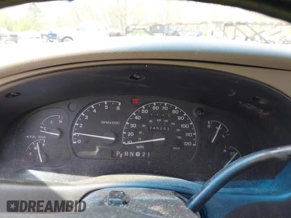 ✅ 1999 Ford Explorer XLT • VIN: 1FMDU34E2XZA14044 • Lot: 42024423. Wystawiony na IAAI z przebiegiem 245 253 mil. Bezpłatny archiwum sprzedaży aukcyjnych z USA i szczegółowy raport historii pojazdu na DreamBid. Zdjęcie 7.