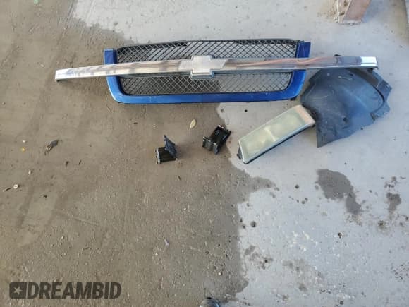 ✅ 2003 Chevrolet Silverado 1500 LS • VIN: 2GCEC19TX31263959 • Лот: 76702324. Опубликован ранее на Copart с пробегом 193 106 миль. Бесплатный доступ к архиву аукционных продаж из США и подробный отчёт об истории автомобиля на DreamBid. Изображение 13.