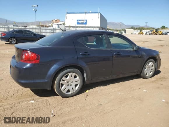 ✅ 2012 Dodge Avenger SE • VIN: 1C3CDZAB3CN311181 • Лот: 74721474. Опубликован ранее на Copart с пробегом 218 578 миль. Бесплатный доступ к архиву аукционных продаж из США и подробный отчёт об истории автомобиля на DreamBid. Изображение 3.