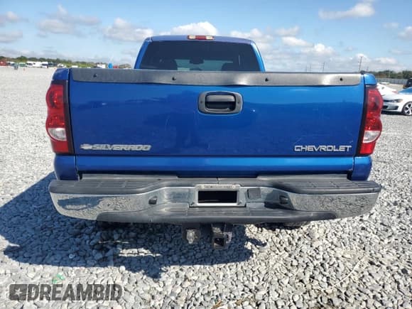 ✅ 2003 Chevrolet Silverado 2500HD LS • VIN: 1GCHC29U43E137834 • Lot: 89621055. Wystawiony na Copart z przebiegiem Nie podano. Bezpłatny archiwum sprzedaży aukcyjnych z USA i szczegółowy raport historii pojazdu na DreamBid. Zdjęcie 6.