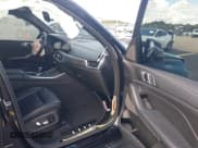 ✅ 2020 BMW X5 sDrive40i • VIN: 5UXCR4C04LLW64471 • Lot: 42581163. Wystawiony na IAAI z przebiegiem 73 887 mil. Bezpłatny archiwum sprzedaży aukcyjnych z USA i szczegółowy raport historii pojazdu na DreamBid. Zdjęcie 5.