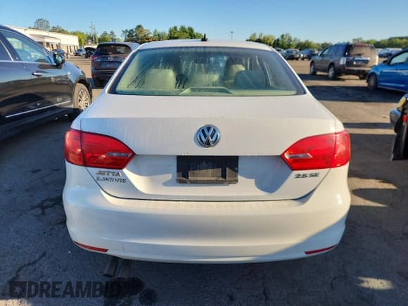 ✅ 2013 Volkswagen Jetta SE • VIN: 3VWDP7AJ3DM372414 • Lot: 70264995. Listed on Copart with 178,519 mi. Free auction sales archive from the USA and detailed vehicle history report at DreamBid. Image 6.
