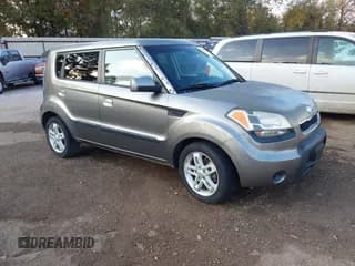 ✅ 2010 Kia Soul + • VIN: KNDJT2A21A7149176 • Лот: 43700741. Опубликован ранее на IAAI с пробегом 208 766 миль. Бесплатный доступ к архиву аукционных продаж из США и подробный отчёт об истории автомобиля на DreamBid. Изображение 1.