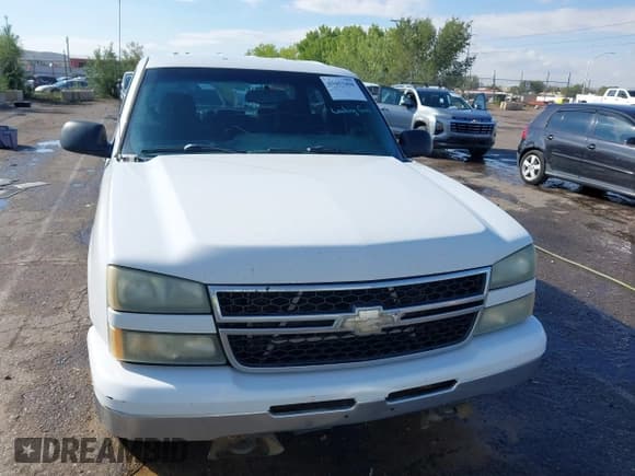 ✅ 2007 Chevrolet Silverado 1500 LS • VIN: 2GCEC13V571139680 • Lot: 43453498. Listed on IAAI with 417,600 mi. Free auction sales archive from the USA and detailed vehicle history report at DreamBid. Image 12.