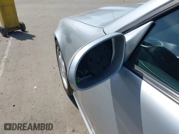 ✅ 1999 Mercedes-Benz SLK 230/320 • VIN: WDBKK47F0XF134176 • Lot: 42262277. Listed on IAAI with 189,170 mi. Free auction sales archive from the USA and detailed vehicle history report at DreamBid. Image 18.