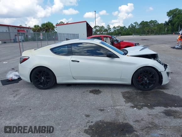 ✅ 2013 Hyundai Genesis Coupe 2.0T • VIN: KMHHT6KD0DU093139 • Lot: 42860639. Wystawiony na IAAI z przebiegiem 137 338 mil. Bezpłatny archiwum sprzedaży aukcyjnych z USA i szczegółowy raport historii pojazdu na DreamBid. Zdjęcie 13.