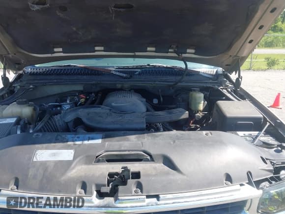 ✅ 2003 Chevrolet Tahoe LT • VIN: 1GNEC13Z13R236967 • Lot: 42541249. Wystawiony na IAAI z przebiegiem 305 448 mil. Bezpłatny archiwum sprzedaży aukcyjnych z USA i szczegółowy raport historii pojazdu na DreamBid. Zdjęcie 10.