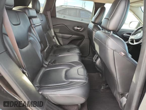 ✅ 2016 Jeep Cherokee Limited • VIN: 1C4PJMDB4GW267132 • Лот: 91739435. Опубликован ранее на Copart с пробегом 151 727 миль. Бесплатный доступ к архиву аукционных продаж из США и подробный отчёт об истории автомобиля на DreamBid. Изображение 11.