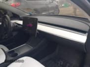 ✅ 2023 Tesla Model 3 Long Range • VIN: 5YJ3E1EB6PF673532 • Lot: 41885716. Wystawiony na IAAI z przebiegiem 39 690 mil. Bezpłatny archiwum sprzedaży aukcyjnych z USA i szczegółowy raport historii pojazdu na DreamBid. Zdjęcie 5.