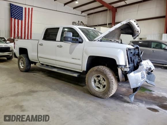 ✅ 2015 Chevrolet Silverado 2500HD LTZ • VIN: 1GC1KWEG4FF107162 • Лот: 93418935. Опубликован ранее на Copart с пробегом Не указан. Бесплатный доступ к архиву аукционных продаж из США и подробный отчёт об истории автомобиля на DreamBid. Изображение 4.