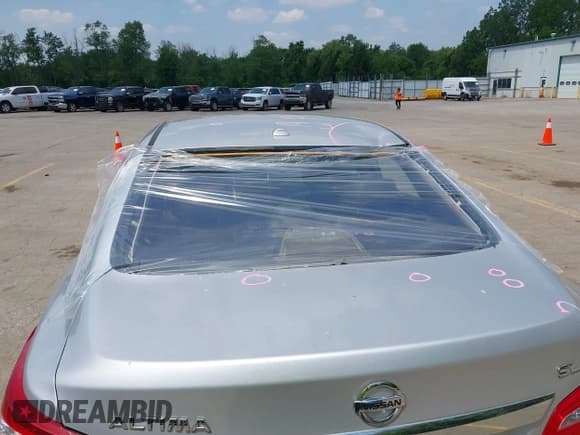 ✅ 2016 Nissan Altima SL • VIN: 1N4AL3AP8GC183042 • Lot: 42508022. Listed on IAAI with 102,492 mi. Free auction sales archive from the USA and detailed vehicle history report at DreamBid. Image 6.