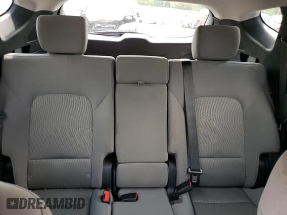 ✅ 2018 Hyundai Santa Fe 2.4L • VIN: 5XYZT3LBXJG545499 • Лот: 63765843. Опубликован ранее на Copart с пробегом 114 903 миль. Бесплатный доступ к архиву аукционных продаж из США и подробный отчёт об истории автомобиля на DreamBid. Изображение 10.