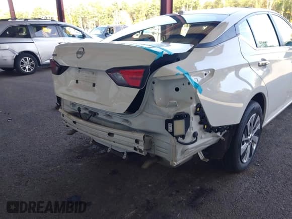 ✅ 2025 Nissan Altima S • VIN: 1N4BL4BV7SN308620 • Lot: 43162637. Wystawiony na IAAI z przebiegiem 10 183 mil. Bezpłatny archiwum sprzedaży aukcyjnych z USA i szczegółowy raport historii pojazdu na DreamBid. Zdjęcie 20.