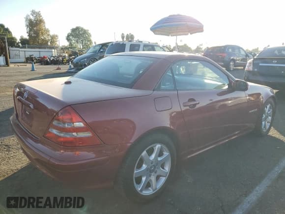 ✅ 2003 Mercedes-Benz SLK 230 Kompressor • VIN: WDBKK49F63F287958 • Lot: 81997114. Listed on Copart with 64,366 mi. Free auction sales archive from the USA and detailed vehicle history report at DreamBid. Image 3.