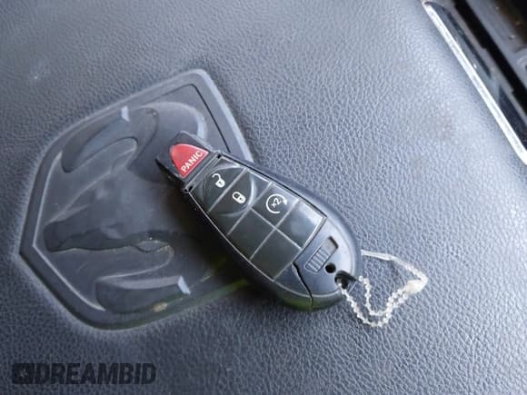 ✅ 2009 Dodge 1500 Laramie • VIN: 1D3HV13TX9J519720 • Lot: 42055968. Wystawiony na IAAI z przebiegiem 190 226 mil. Bezpłatny archiwum sprzedaży aukcyjnych z USA i szczegółowy raport historii pojazdu na DreamBid. Zdjęcie 11.