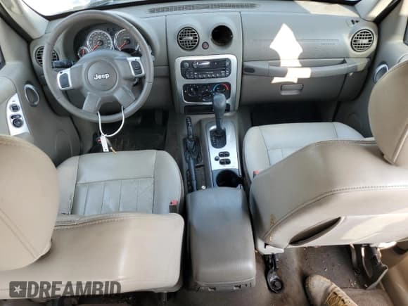 ✅ 2007 Jeep Liberty Limited • VIN: 1J4GL58K97W650522 • Лот: 72051145. Опубликован ранее на Copart с пробегом 287 352 миль. Бесплатный доступ к архиву аукционных продаж из США и подробный отчёт об истории автомобиля на DreamBid. Изображение 8.