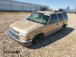 ✅ 1999 Chevrolet Blazer LS • VIN: 1GNDT13W5XK192763 • Lot: 68658565. Wystawiony na Copart z przebiegiem Nie podano. Bezpłatny archiwum sprzedaży aukcyjnych z USA i szczegółowy raport historii pojazdu na DreamBid. Zdjęcie 1.