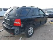 ✅ 2008 Kia Sorento LX • VIN: KNDJD735385830172 • Lot: 43557138. Wystawiony na IAAI z przebiegiem 124 229 mil. Bezpłatny archiwum sprzedaży aukcyjnych z USA i szczegółowy raport historii pojazdu na DreamBid. Zdjęcie 4.