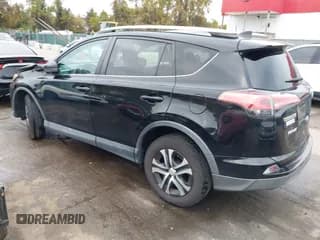 ✅ 2017 Toyota RAV4 LE • VIN: 2T3BFREV0HW590319 • Lot: 43574606. Wystawiony na IAAI z przebiegiem 122 798 mil. Bezpłatny archiwum sprzedaży aukcyjnych z USA i szczegółowy raport historii pojazdu na DreamBid. Zdjęcie 3.
