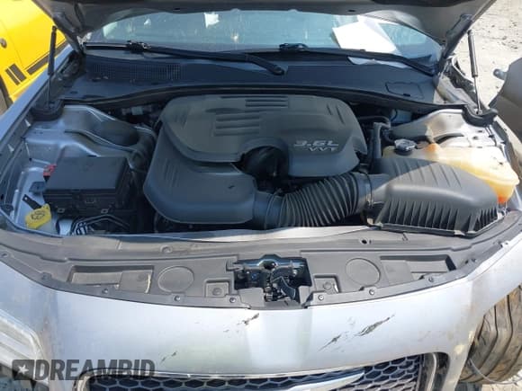 ✅ 2018 Chrysler 300 Limited • VIN: 2C3CCAEG1JH193695 • Lot: 42586518. Listed on IAAI with 104,106 mi. Free auction sales archive from the USA and detailed vehicle history report at DreamBid. Image 10.