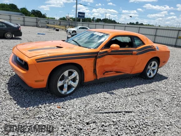 ✅ 2014 Dodge Challenger R/T 100th Anniversary Appearance • VIN: 2C3CDYBT6EH154162 • Lot: 66798194. Wystawiony na Copart z przebiegiem 87 317 mil. Bezpłatny archiwum sprzedaży aukcyjnych z USA i szczegółowy raport historii pojazdu na DreamBid. Zdjęcie 1.