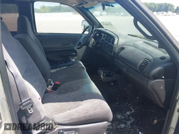 ✅ 2001 Dodge 1500 • VIN: 3B7HC13Y21G718471 • Lot: 42558873. Listed on IAAI with 265,209 mi. Free auction sales archive from the USA and detailed vehicle history report at DreamBid. Image 5.