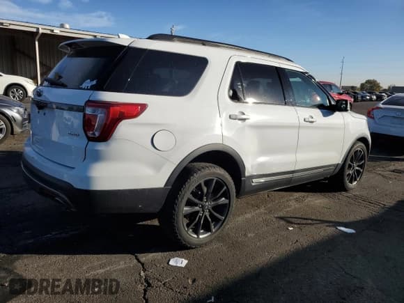 ✅ 2017 Ford Explorer XLT • VIN: 1FM5K8D83HGD63924 • Lot: 91630725. Wystawiony na Copart z przebiegiem 120 710 mil. Bezpłatny archiwum sprzedaży aukcyjnych z USA i szczegółowy raport historii pojazdu na DreamBid. Zdjęcie 3.